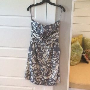 Banana Republic Strapless Floral Dress  Pockets Size 10 Never Worn Above Knee